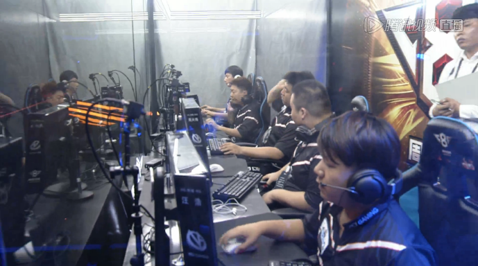 Yagao英文流：经过了春天和MSI，我们队员之间更清楚地认识了彼此