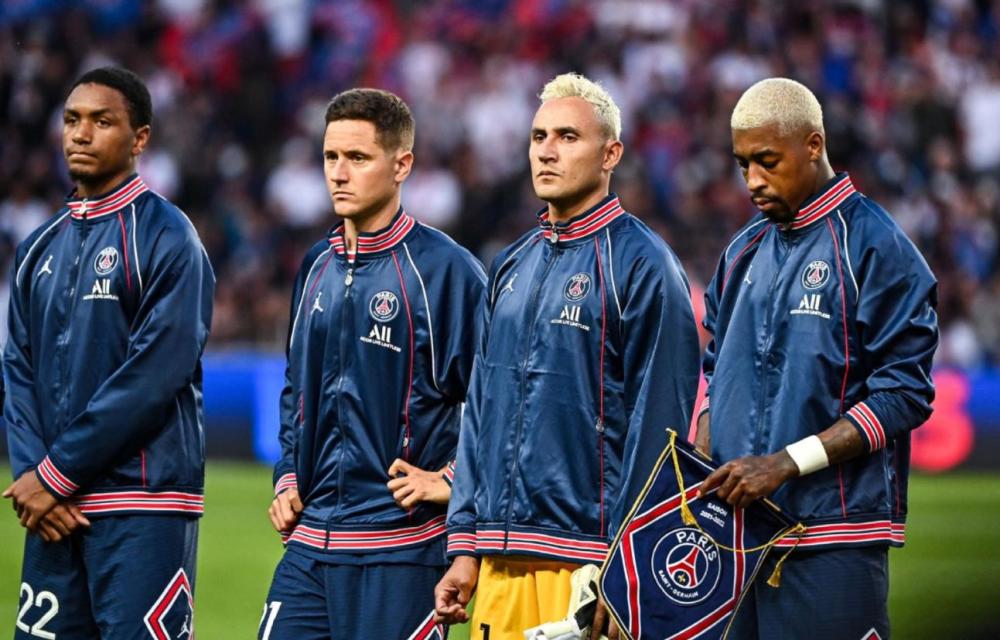 JDG Club 发送新年祝福：金蛇带来祝福，家庭和谐，繁荣富强，财富滚滚而来！